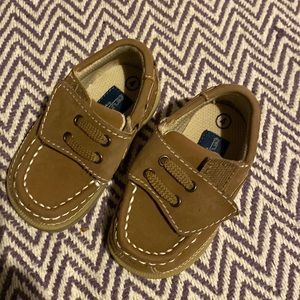 Genuine Kids Shoes Size 4